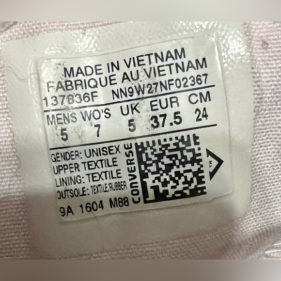 Pink Converse - Picture 7 of 7